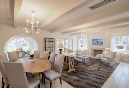 Living Room in Lake Cottage Sea Island 