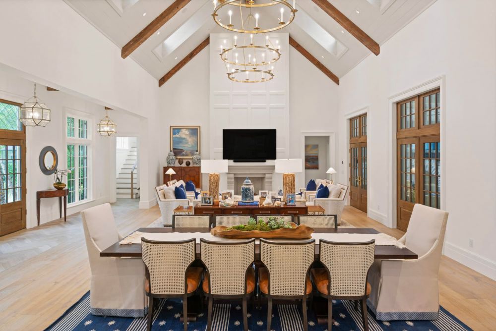 white kitchen with flowers Sea Island