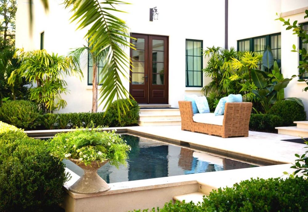 River House at 5th Street exterior with pool